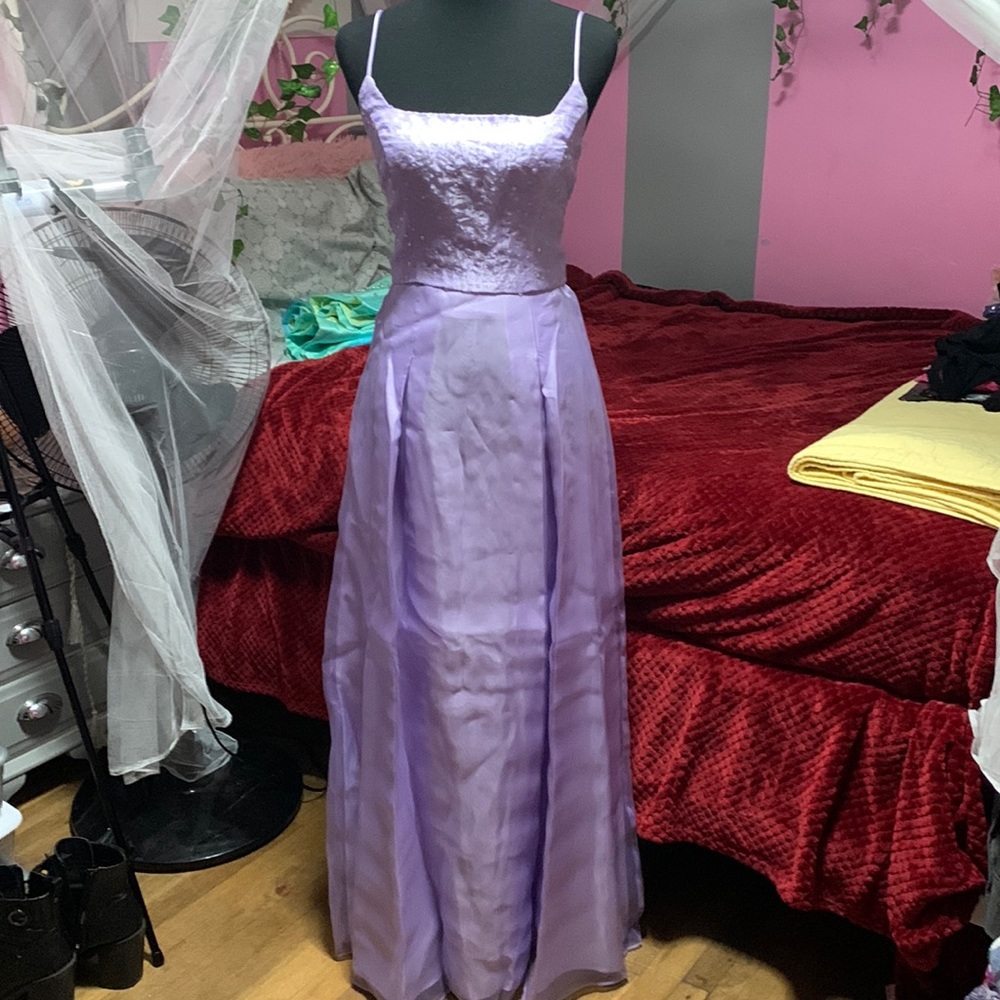 Water signs girls 2 pc lace back top formal dress lavender in color size 7/8
